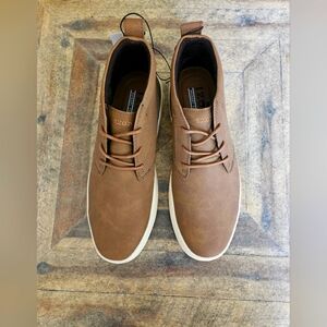 Izod Men's Tan Chukka Boots